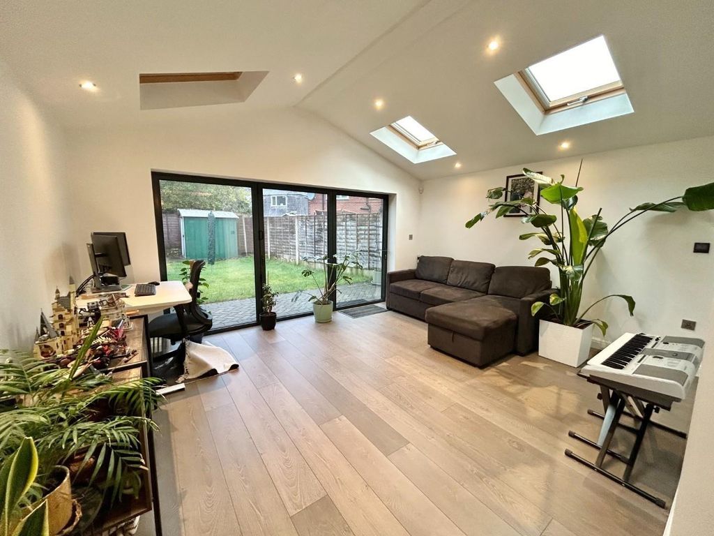 Property photo 2 of 17