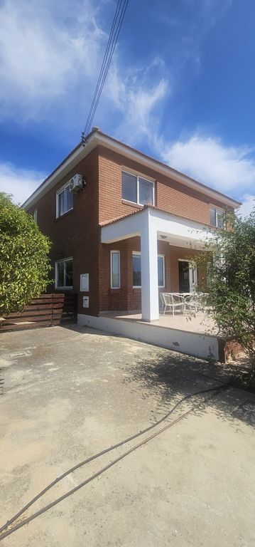 Property photo 2 of 24