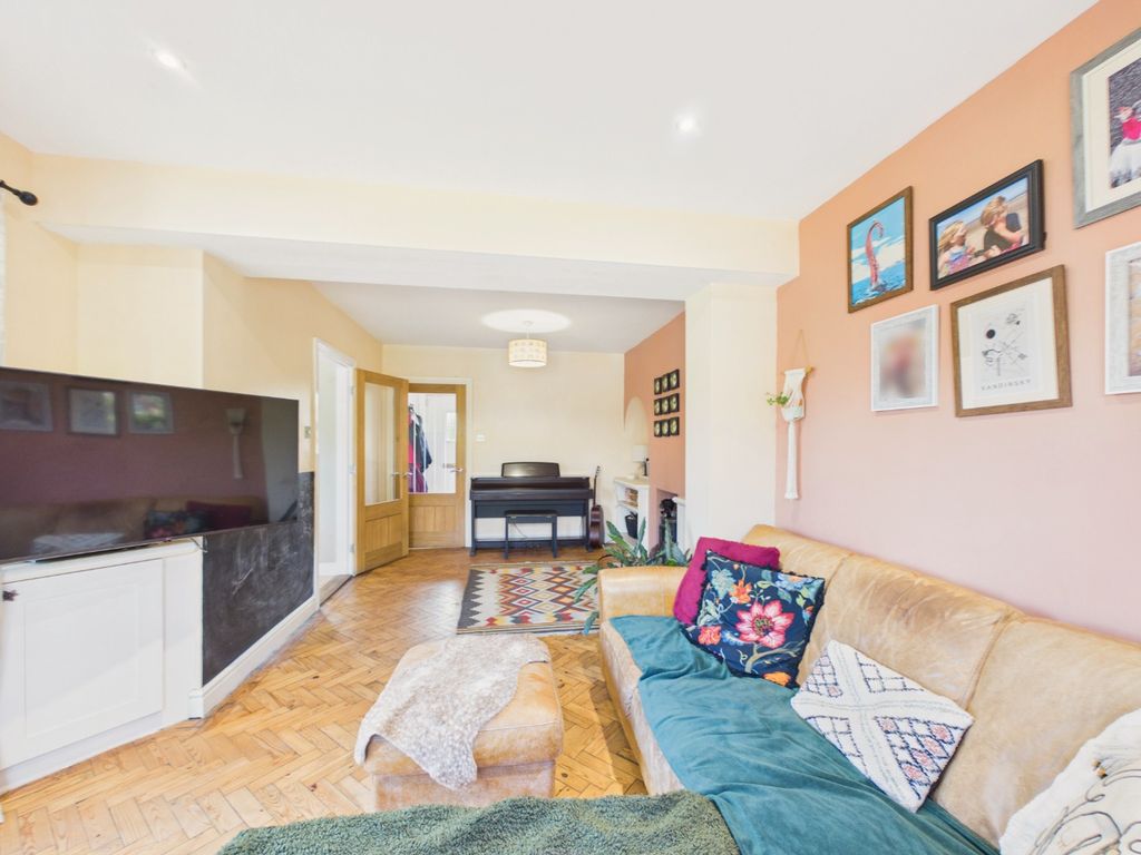 Property photo 3 of 18 5264124