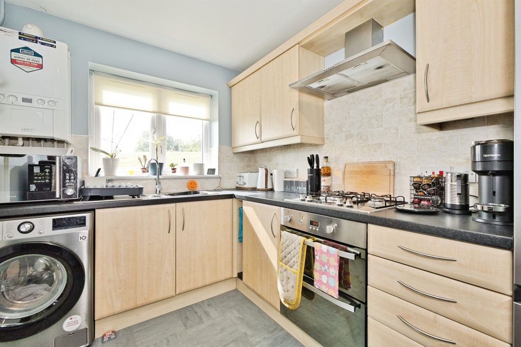 Property photo 3 of 19