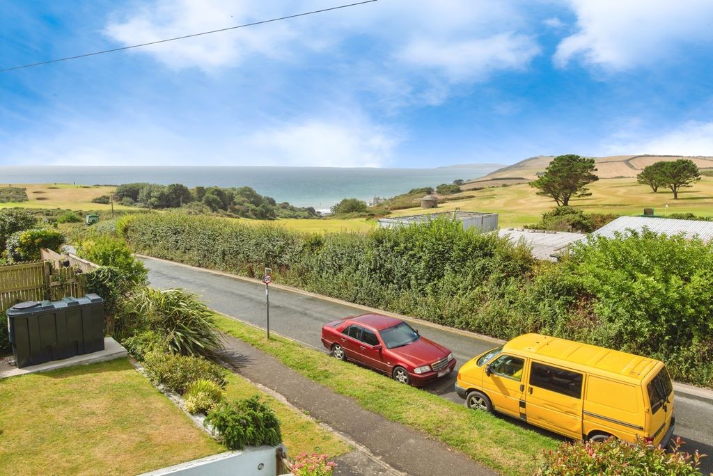 Property photo 2 of 17 Sea Views