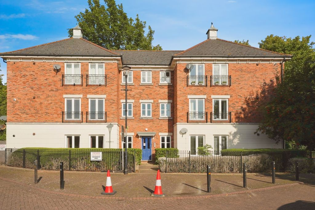 Property photo 1 of 17 Front