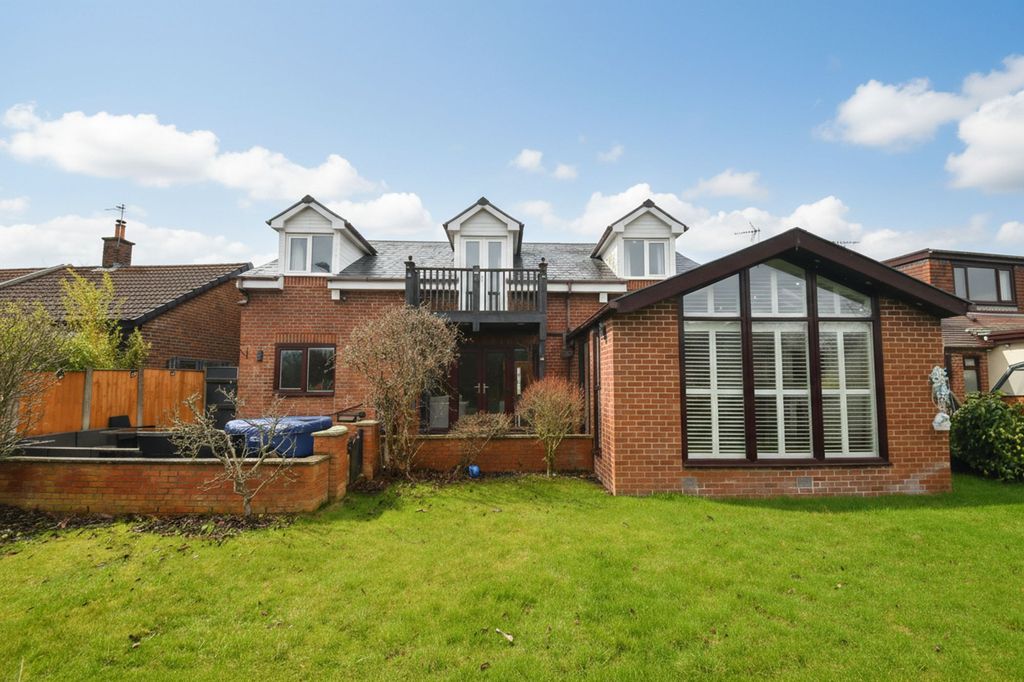 Property photo 2 of 31