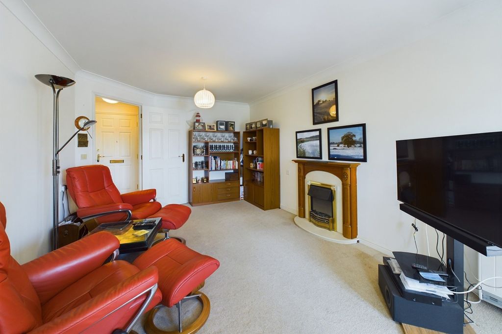 Property photo 3 of 10