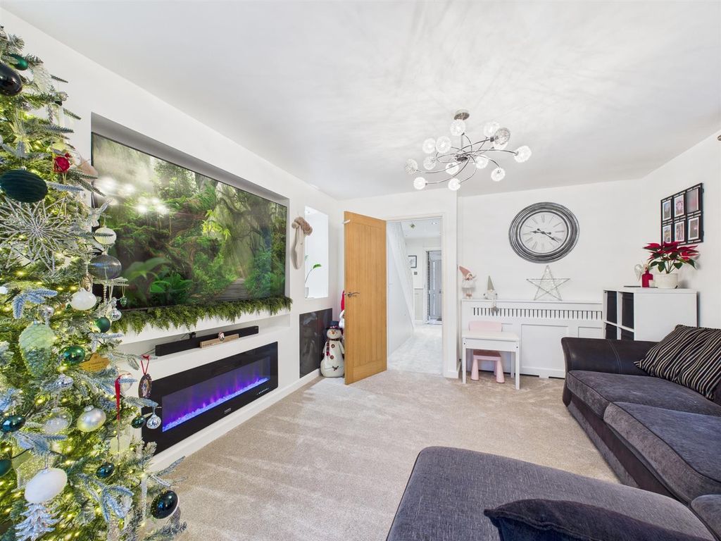 Property photo 3 of 11 Cam02435G0-Pr0106-Still003.Jpg