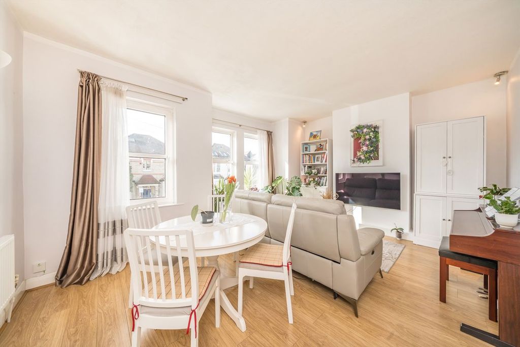 Property photo 3 of 8