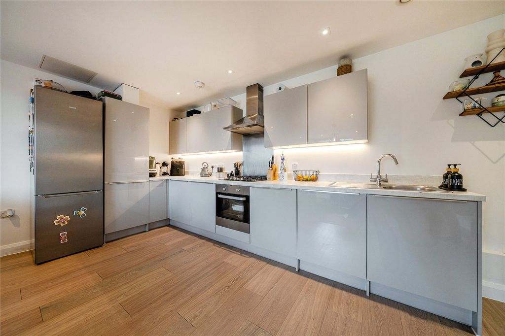 Property photo 3 of 20 Kitchen