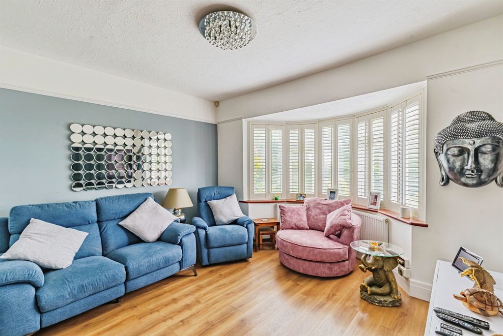 Property photo 3 of 19