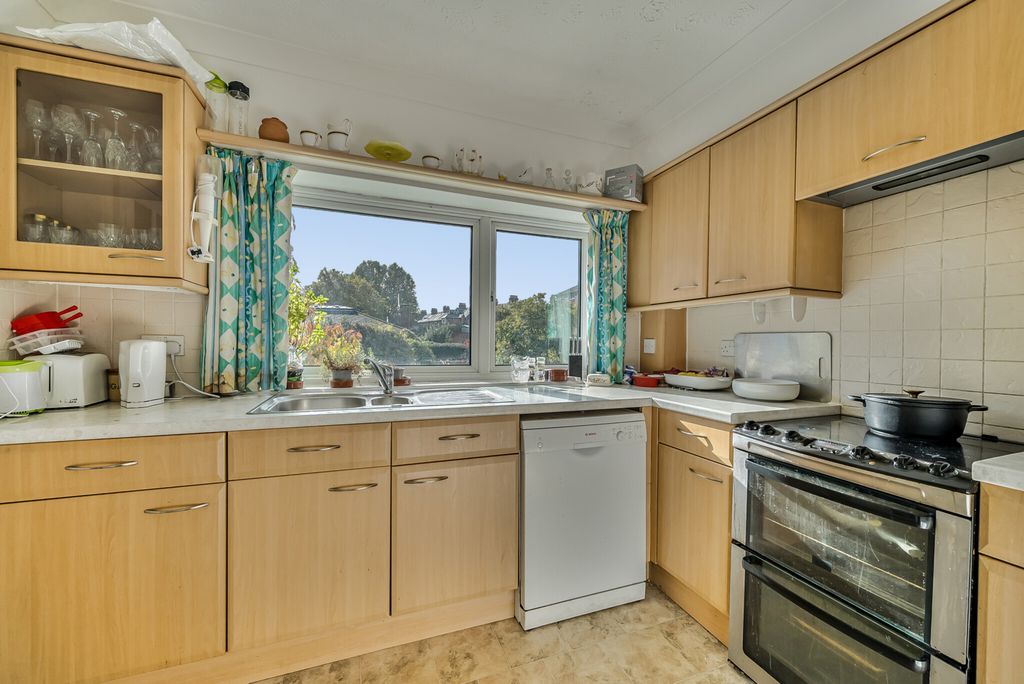 Property photo 3 of 21 1370458-13-68F8c9...