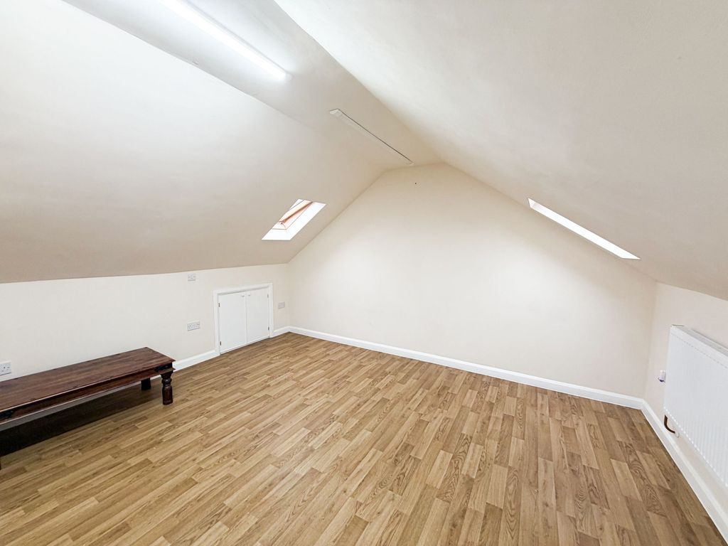 Property photo 1 of 5 Lea Bridge Road E10