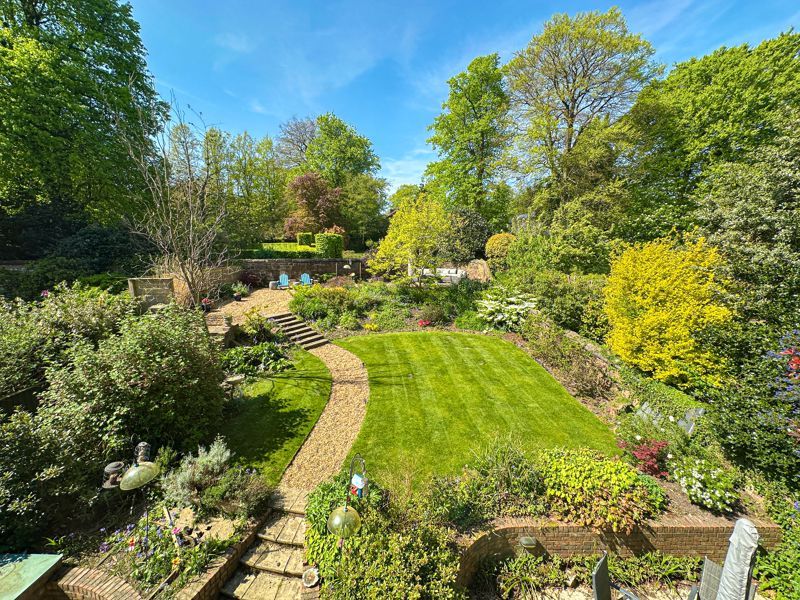Property photo 3 of 39 Photo 17