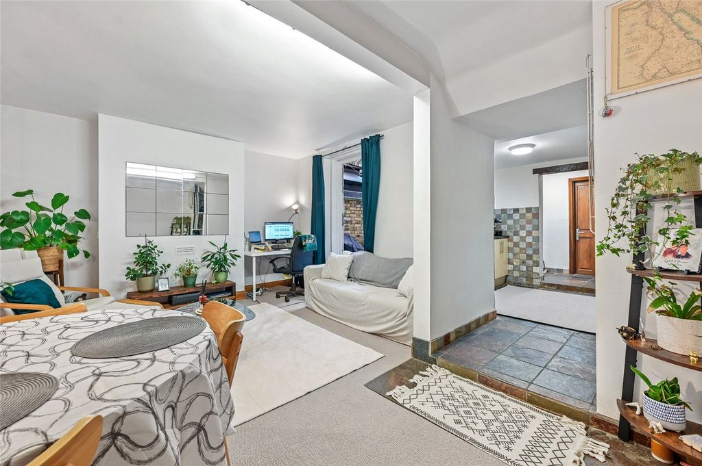 Property photo 1 of 8 Picture No. 12