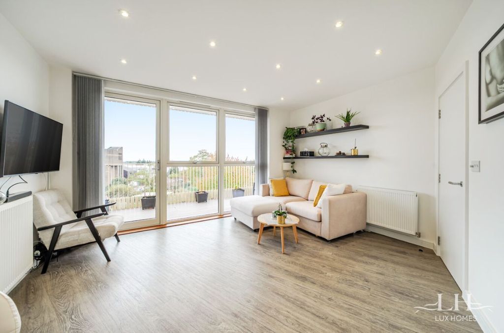 Property photo 3 of 18