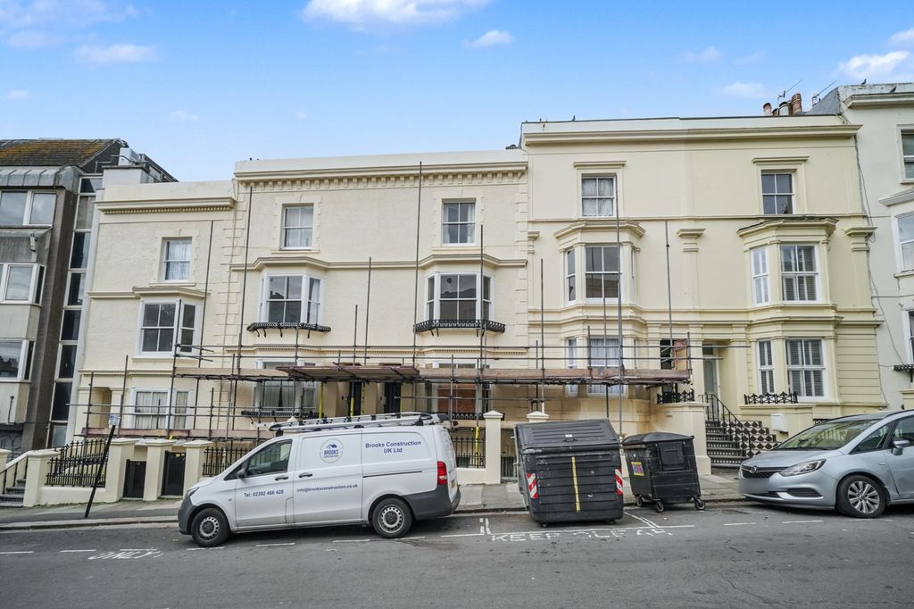 Property photo 1 of 19 First, 11 York Road, Hove, East Sussex, Bn3 1Dj