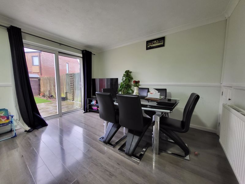 Property photo 3 of 11 Photo 8