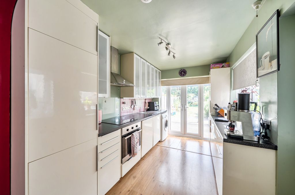 Property photo 2 of 25 1495730-21-6A5A4d...