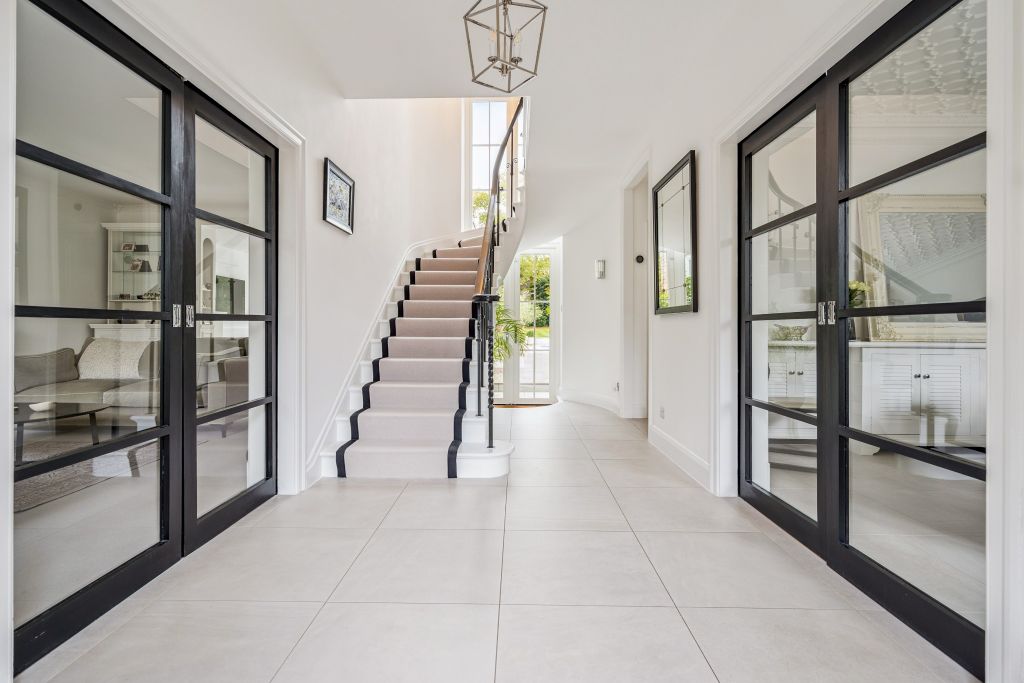 Property photo 3 of 28