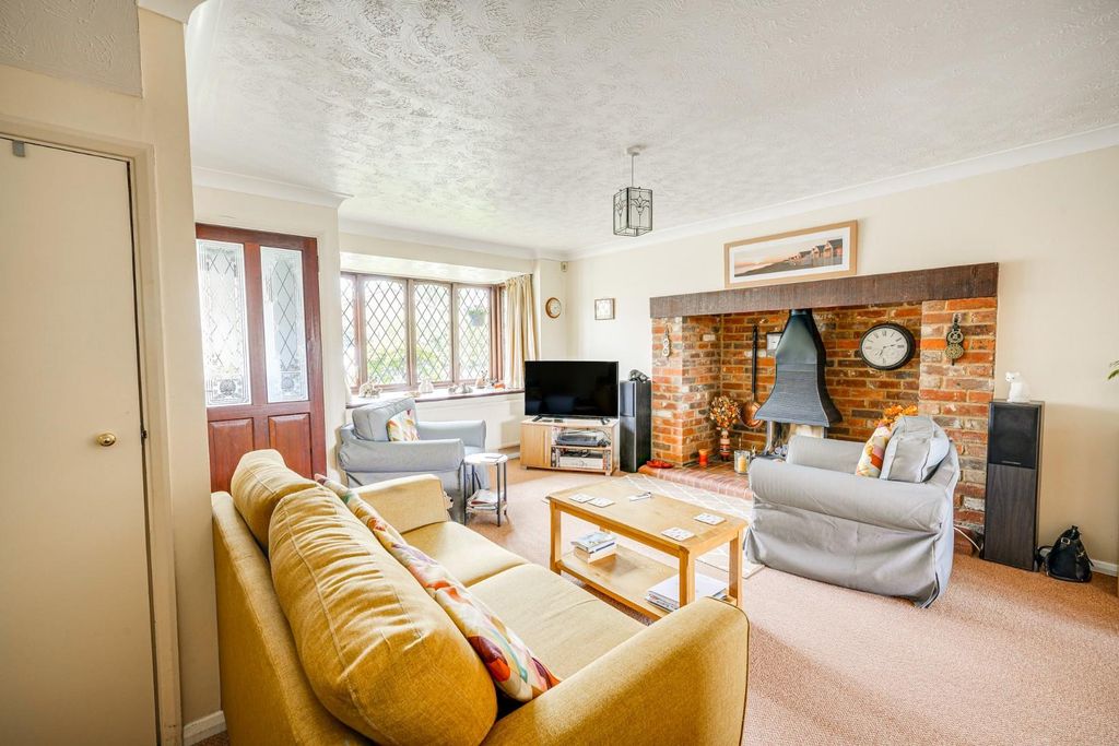 Property photo 2 of 24