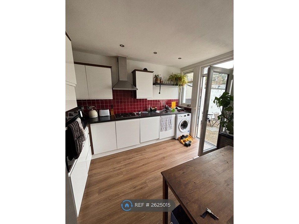 Property photo 1 of 35 Modern Kitchen Opening To The Garden