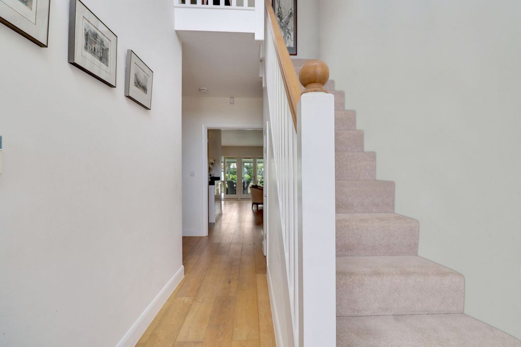 Property photo 3 of 30