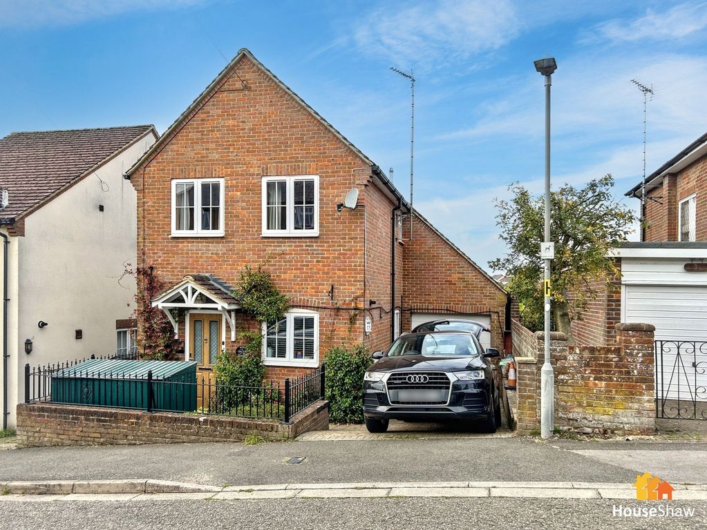 Property photo 1 of 17