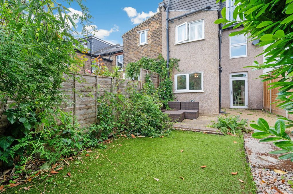 Property photo 3 of 18