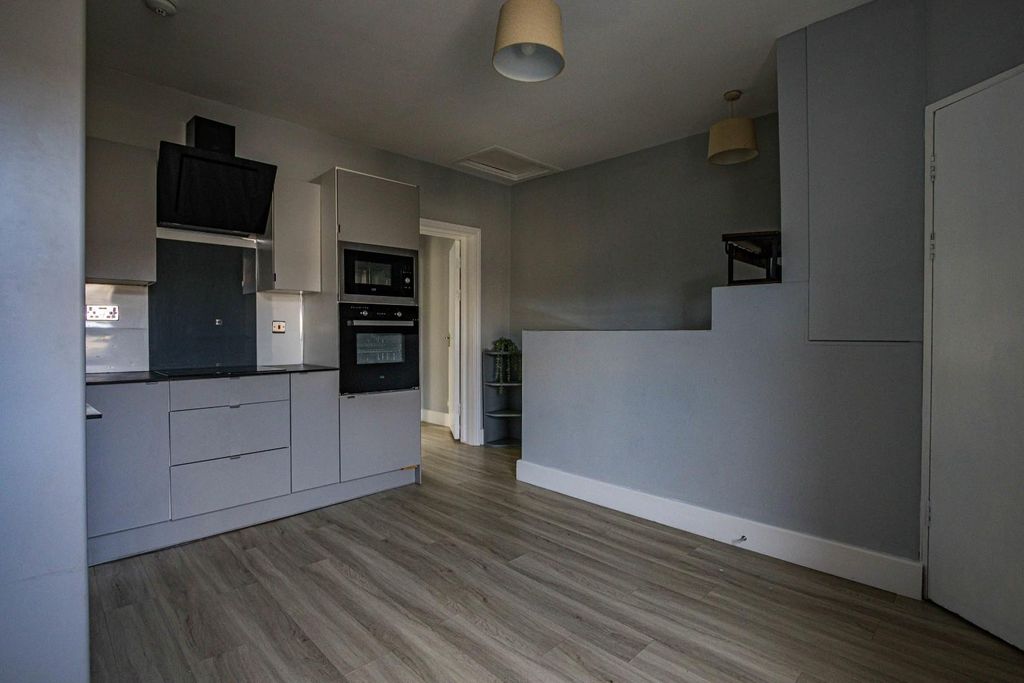 Property photo 2 of 8 Img-5.Jpg