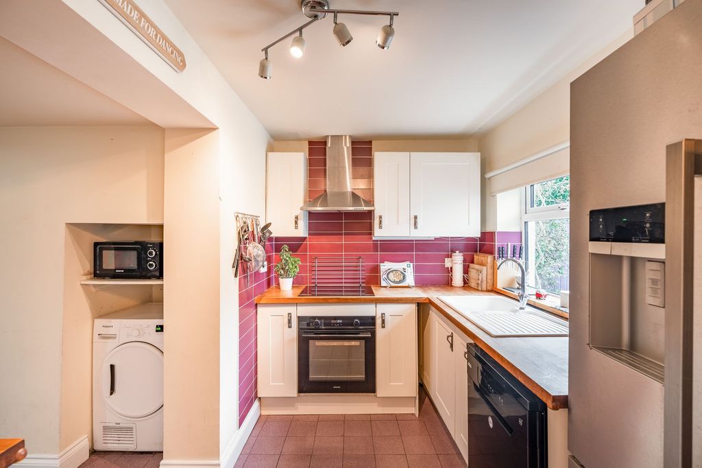 Property photo 3 of 12