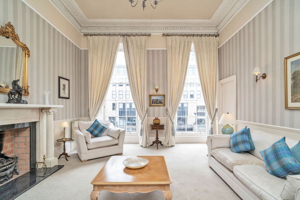 Property photo 1 of 33