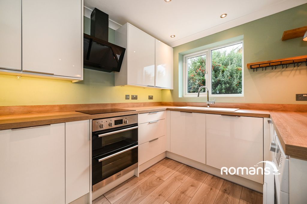 Property photo 3 of 10 Photo