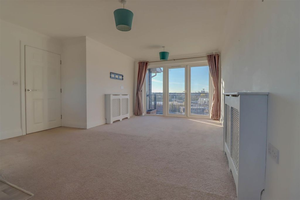 Property photo 3 of 16 42Riversideplacenew-12.Jpg