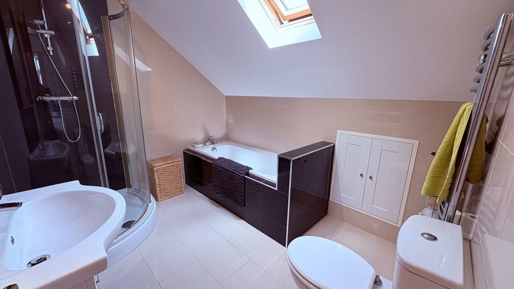 Property photo 3 of 26