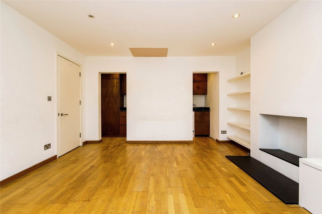 Property photo 3 of 12 Picture No. 18