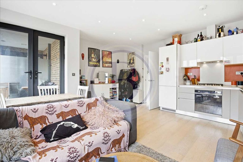 Property photo 2 of 17