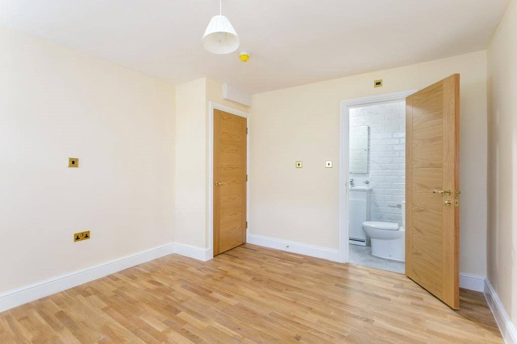 Property photo 3 of 6 Master Bedroom