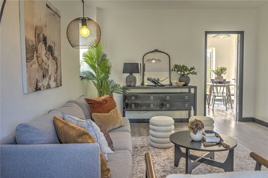 Property photo 2 of 9 Picture No. 22