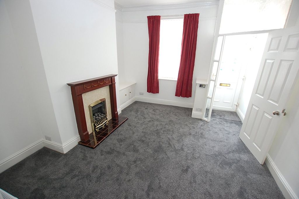 Property photo 2 of 10 Picture No. 05
