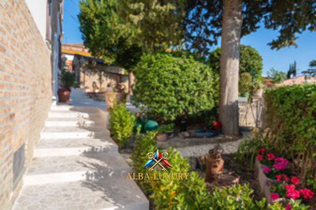Property photo 2 of 49