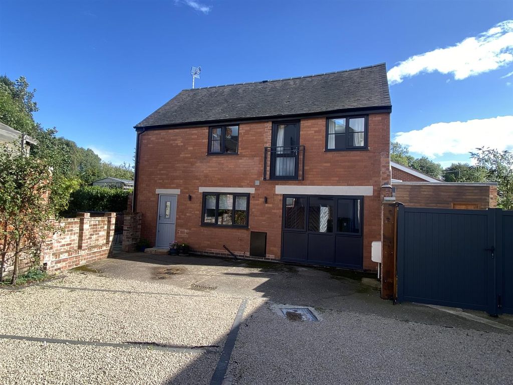 Property photo 1 of 18 Tow-Front.Jpeg