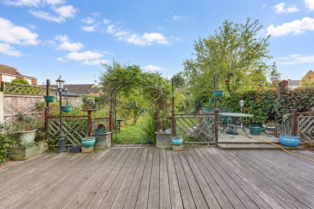 Property photo 2 of 26