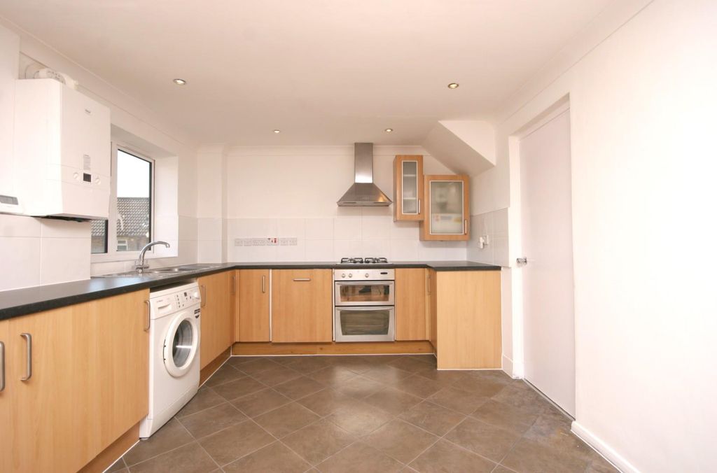 Property photo 2 of 12 Kitchen.Jpg