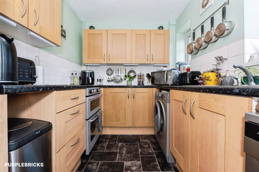 Property photo 3 of 20 Kitchen