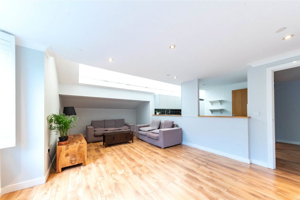 Property photo 2 of 11 Picture No. 02