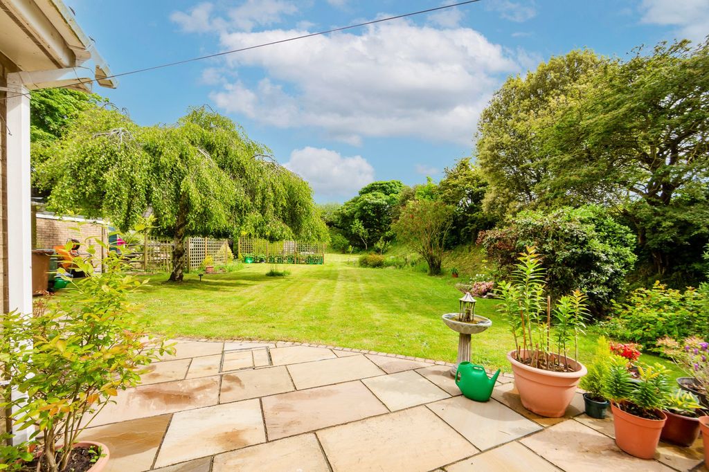 Property photo 2 of 23