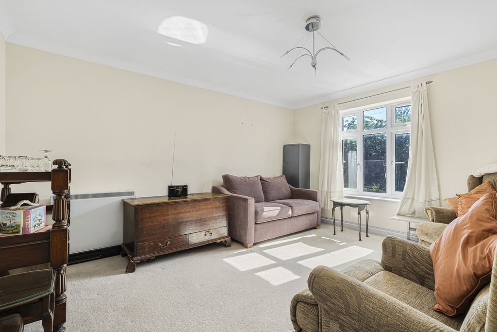 Property photo 2 of 9
