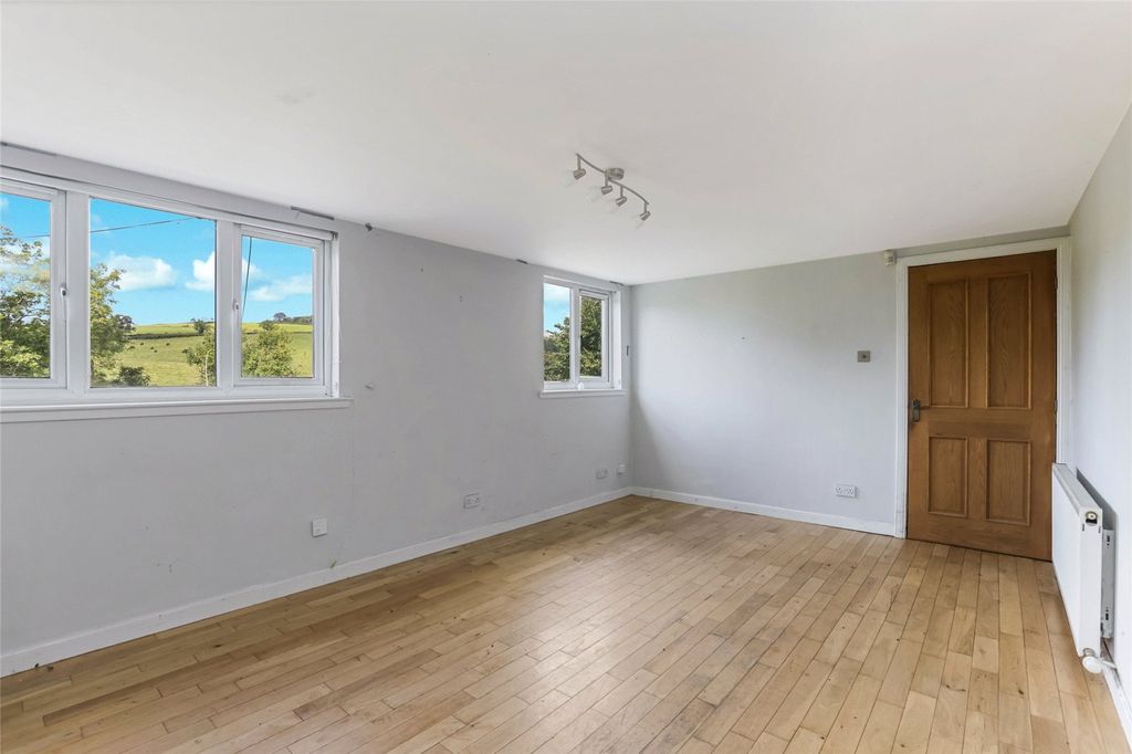 Property photo 3 of 16 Picture No. 04