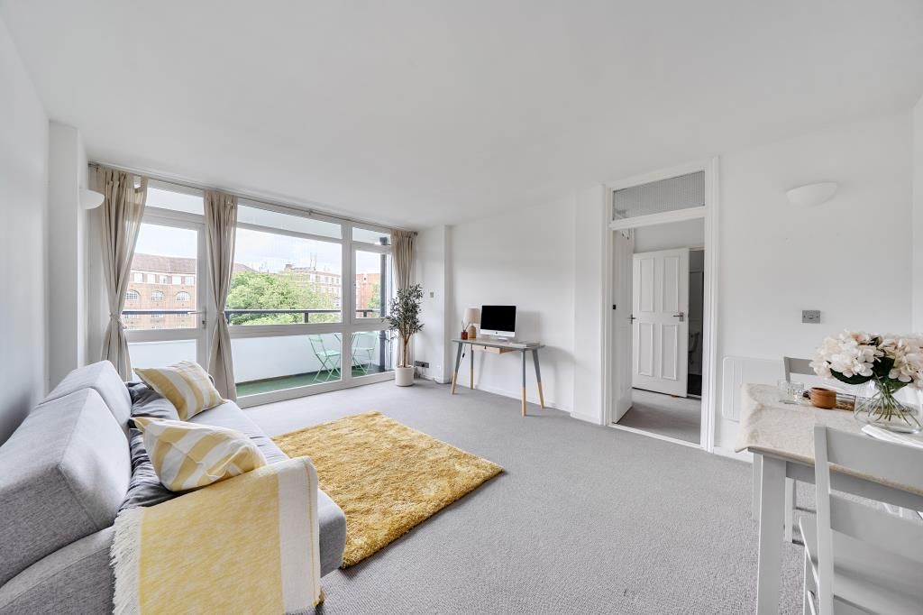 Property photo 1 of 11 Reception Room