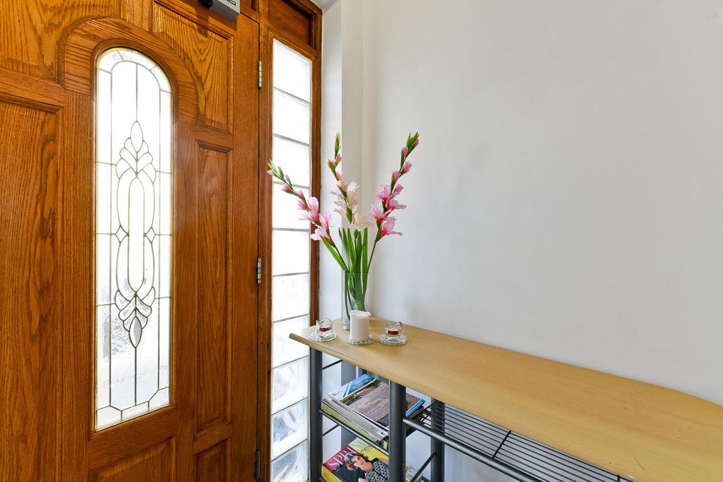 Property photo 3 of 45