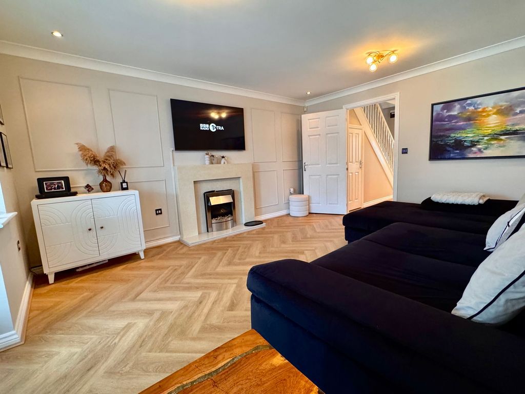 Property photo 2 of 36