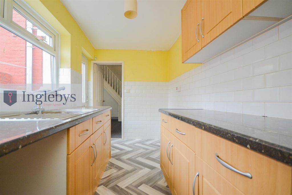 Property photo 2 of 13